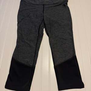 New Balance NB Dry Womens Gray Space Dye Capri Leggings